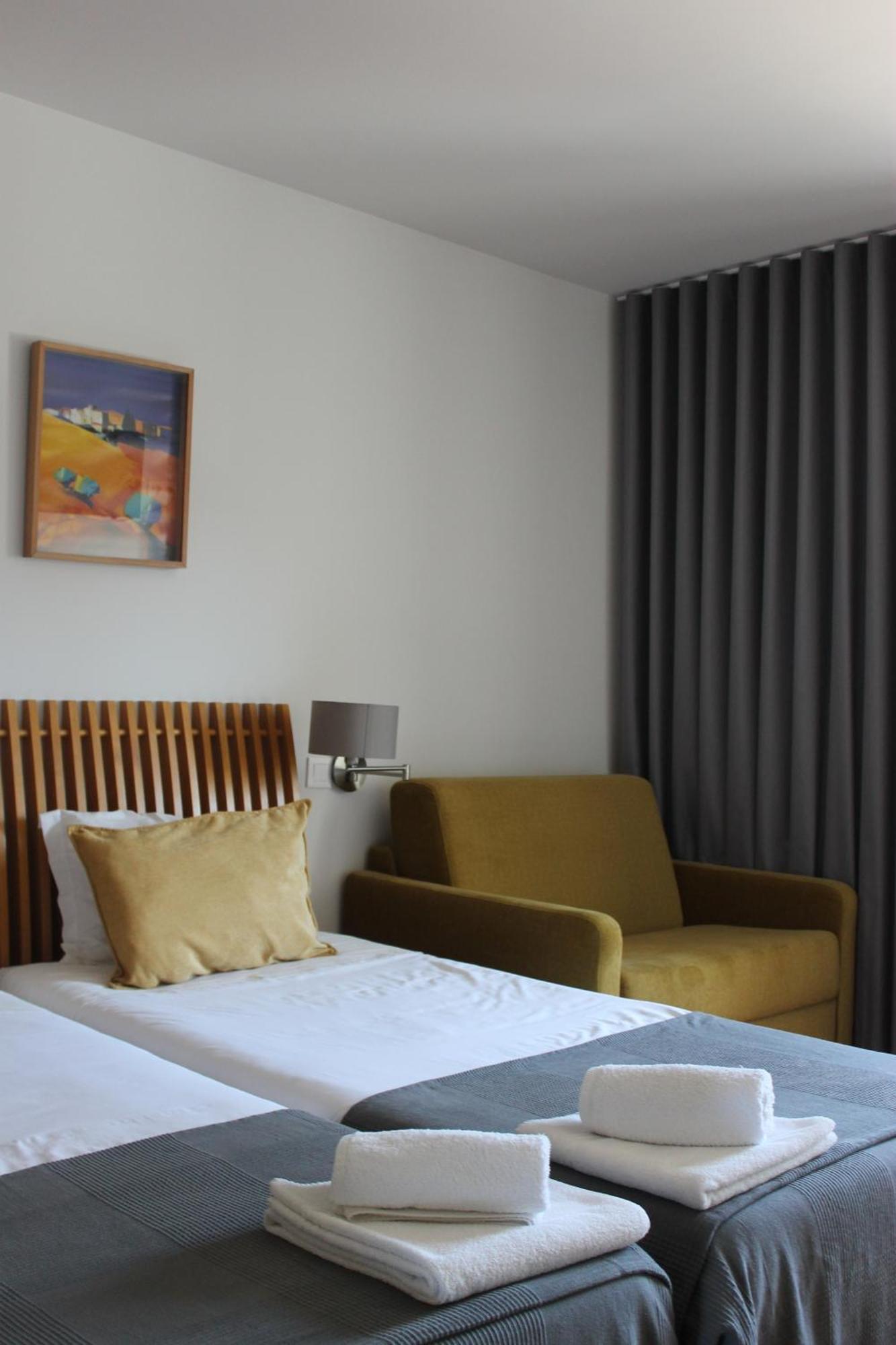 Hotel Paulo VI Rio Maior Exteriör bild